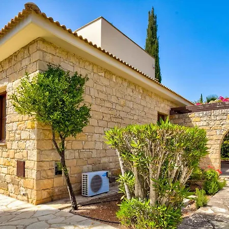 3 Bedroom Tala With Private Pool And Sunset Views, Aphrodite Hills Вилла Куклия