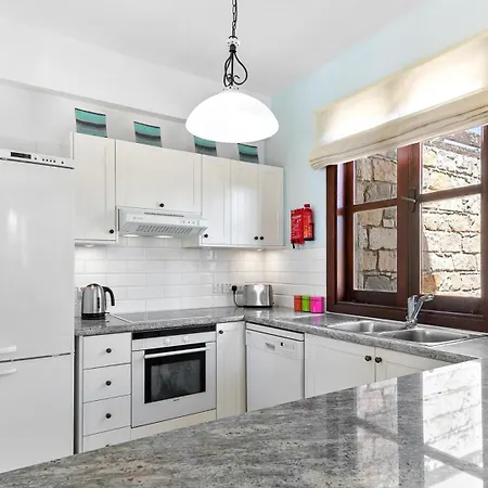 3 Bedroom Tala With Private Pool And Sunset Views, Aphrodite Hills Вилла *