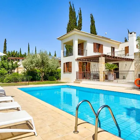 3 Bedroom Tala With Private Pool And Sunset Views, Aphrodite Hills Вилла Куклия