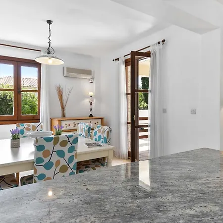 3 Bedroom Tala With Private Pool And Sunset Views, Aphrodite Hills Kúklia