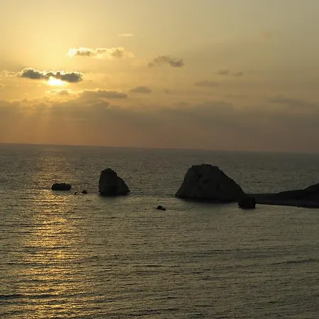 Villa 3 Bedroom Tala With Private Pool And Sunset Views, Aphrodite Hills Kouklia